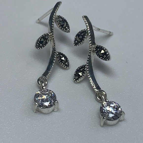 Early Silpada Rare Sterling Silver, Marcasite & CZ Floral Vine Drop Earrings - Picture 11 of 16